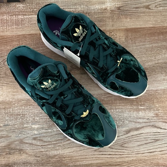 Adidas Yung 1 Velvet Pack Sneakers - Picture 9 of 14